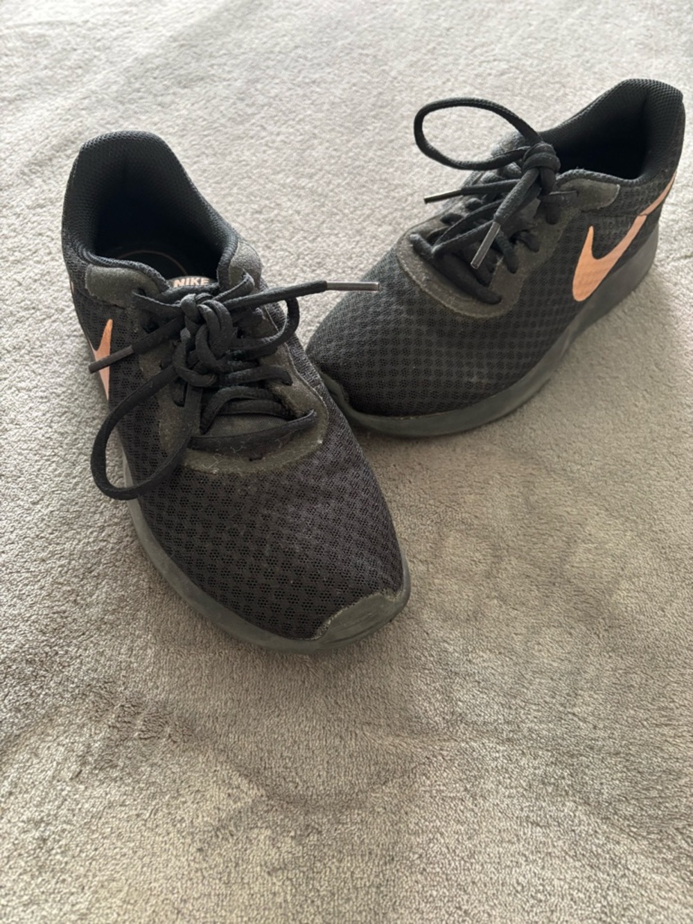Women’s Nike Tanjun Sneakers- 5